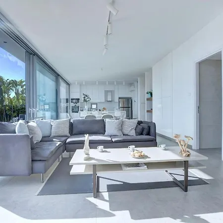 Limni Dyo - Luxurious Contemporary 3 Bedroom With Sea Views And Hot Tub Villa