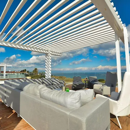 Limni Dyo - Luxurious Contemporary 3 Bedroom With Sea Views And Hot Tub Paralimni