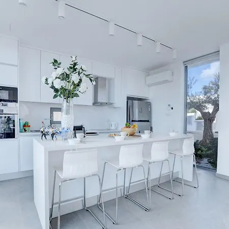 Limni Dyo - Luxurious Contemporary 3 Bedroom With Sea Views And Hot