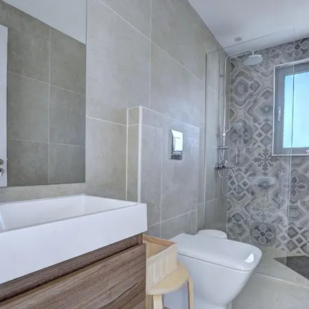 빌라 Limni Dyo - Luxurious Contemporary 3 Bedroom With Sea Views And Hot