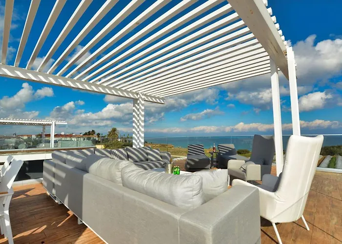 Limni Dyo - Luxurious Contemporary 3 Bedroom With Sea Views And Hot Paralimni