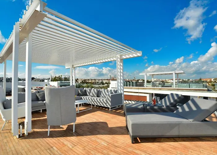 Limni Dyo - Luxurious Contemporary 3 Bedroom With Sea Views And Hot Paralimni